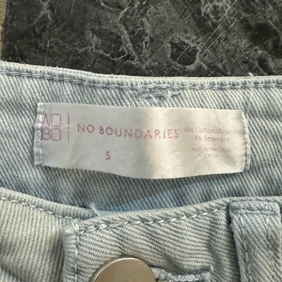 No Boundaries Jean shorts, size 5 - Picture 2 of 3